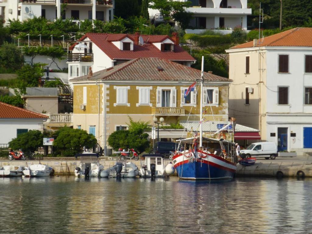 Apartment & Studio Elizabet Baška Exteriör bild